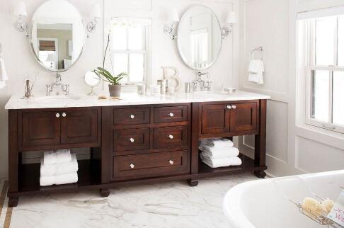 浴室柜什么材质比较好？壁挂柜和落地柜哪种更防潮？