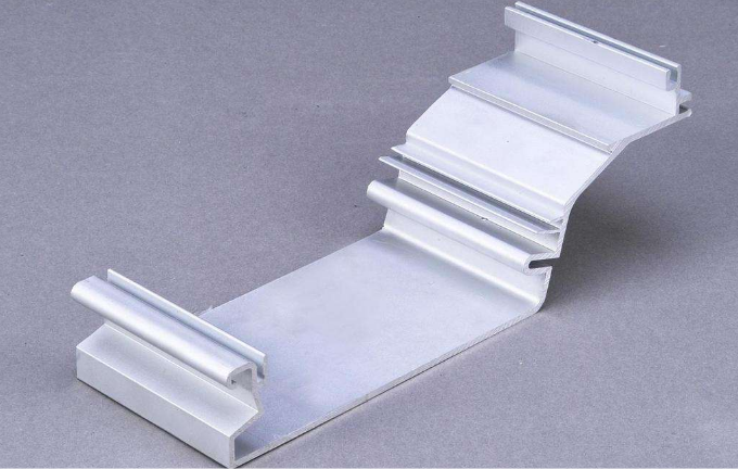 铝型材挤压工艺造成毛刺震痕解决方法